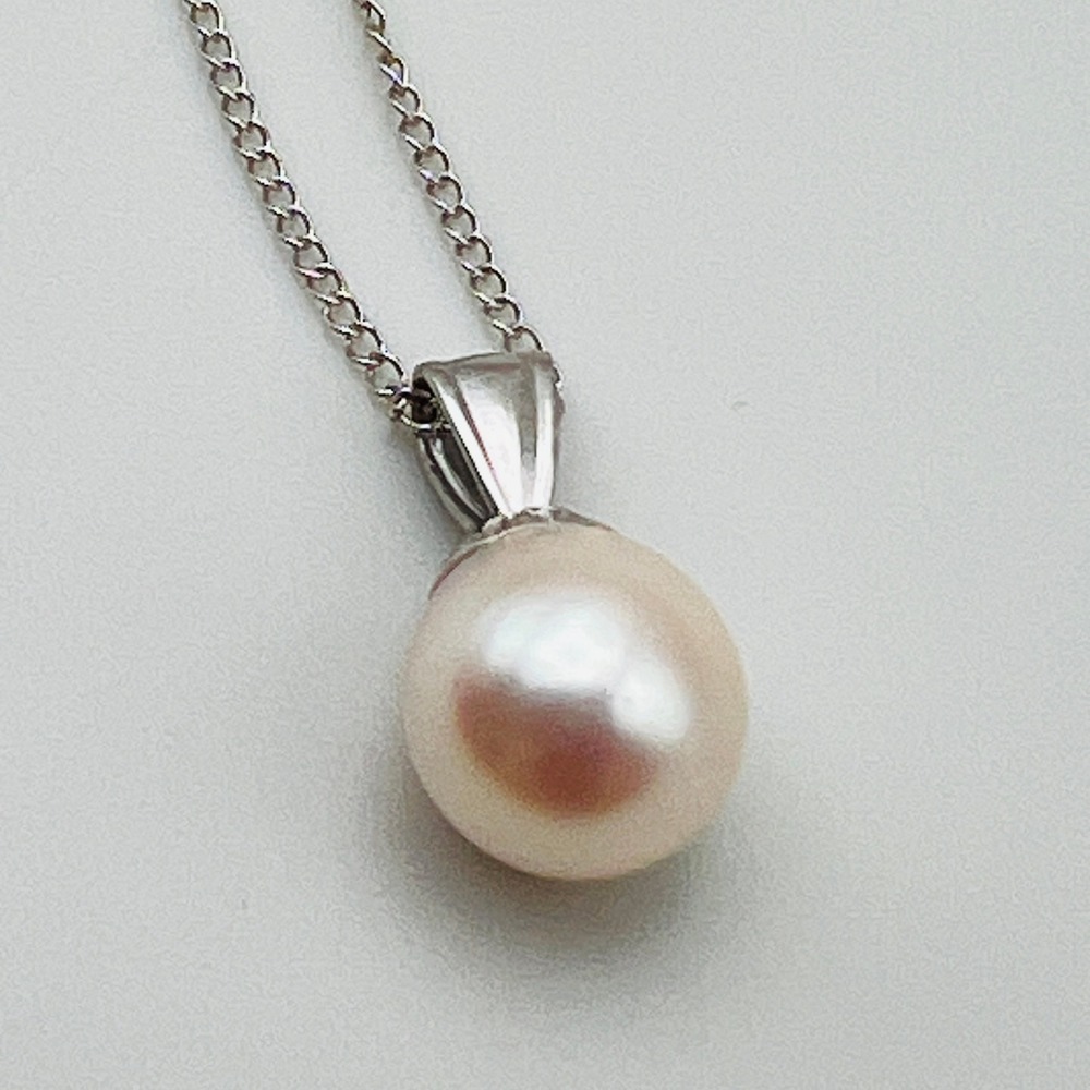 Silver Tone Pearl Pendant Necklace Classic Elegant Minimalist Bridal Gift‎